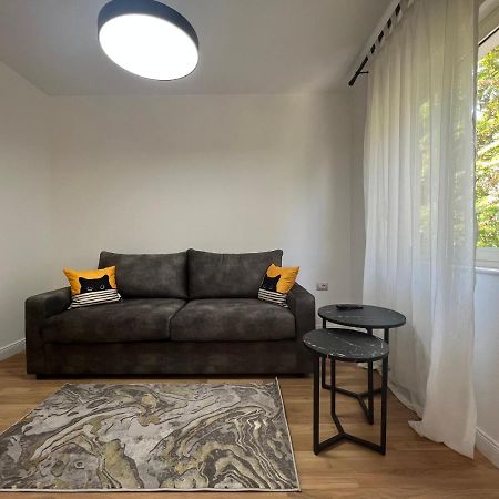 Lana Studio Apartment Tiranë Luaran gambar