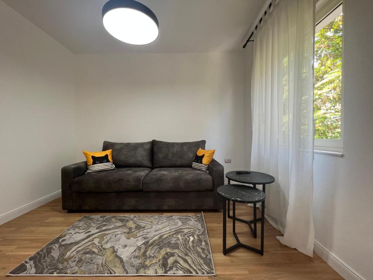 Lana Studio Apartment Tiranë Luaran gambar