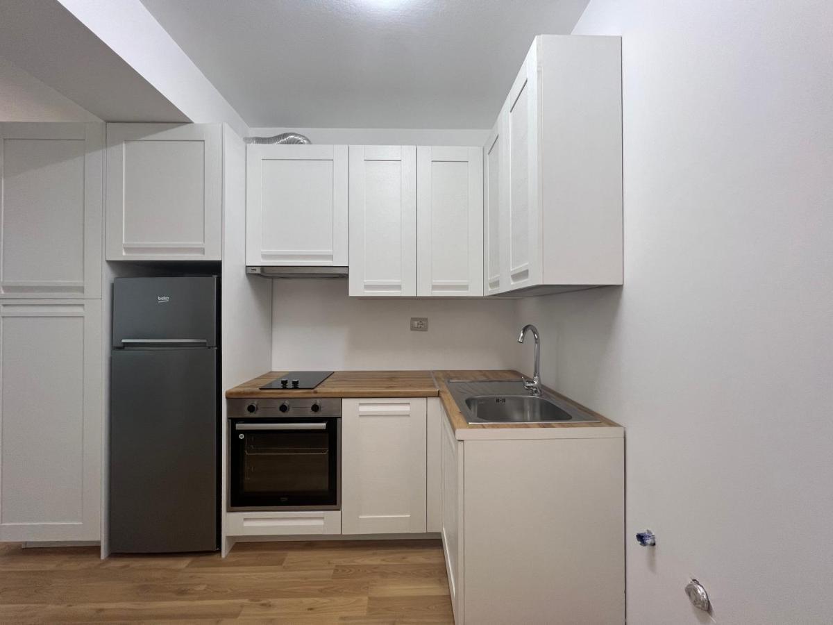 Lana Studio Apartment Tiranë Luaran gambar